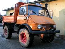 Unimog des Maschinenringes, anl�sslich des Winterdienstes am Bahnhof Ried i.I.; 081206