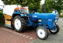 =Ford 2000, gesehen bei der Oldtimerausstellung in Angersbach, September 2016