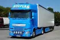 =DAF der Spedition HOEPER steht im September 2016 auf dem Autohof Fulda-Nord