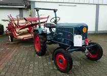 =Lanz 16 mit angehängtem Getreidebinder, gesehen bei der Oldtimerausstellung in Angersbach, September 2016