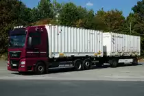 =MAN - Hängerzug steht im Juli 2016 auf dem Autohof Fulda-Nord