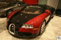 Bugatti Veyron bei einer Automobilausstellung  im World Financial Center in New York City, New York / USA.