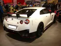 Heckansicht eines Nissan GT-R Nismo im Farbton QAB -Brilliant white metallic-. 2014 bis heute. Essen Motor Show am 30.11.2016.