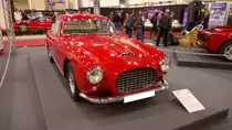 Ferrari 342 America Coupe. 1952 - 1953. Von diesem Fahrzeug entstanden lediglich sechs Exemplare. Drei Coupes, wie das abgelichtete und drei Cabriolets. Ein Cabriolet erhielt allerdings keine  Serienkarosserie , sondern wurde bei Pininfarina eingekleidet. Der V-12motor hat einen Hubraum von 4101 cm³ und leistet, je nach Vergaserbestückung, zwischen 240 PS und 280 PS. Essen Motor Show am 30.11.2016.