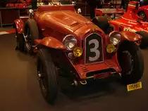 Alfa Romeo 8C 2300. 1931 - 1938. Dieses Modell wurde während der 1930´er Jahre erfolgreich bei Straßen- und Langstreckenrennen eingesetzt. So erzielte dieses Modell von 1931 - 1934 in Folge den Sieg beim Langstreckenrennen in Le Mans. Viele berühmte Fahrer wie Tazio Nuvolari, Rudolf Caracciola oder René Dreyfus fuhren dieses Modell zum Sieg. Der V8-motor mit 2336 cm³ Hubraum leistet zwischen 142 PS und 180 PS. Essen Motor Show am 30.11.2016.