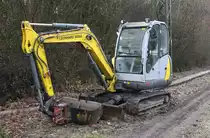 Hydraulikbagger Wacker Neuson Linz GmbH, Modell 3503RB, Baujahr 2013, hier eingesetzt bei der Fa. Leonhard Weiss an einer Baustelle in Lengerich-Schollbruch am 3.12.2016.