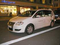 VW Touran der Firma  perfekt day  am 11.12.2008 in Wiesbaden