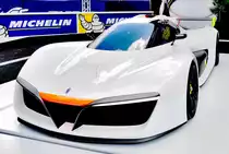 GreenGT H2 SPEED,  2 electric synchronous motors with permanent magnet, maximum power: 370 kW @ 13000 rpm (ca. 500 Horsepower) max speed 300 km/h, von 0 auf 100 km/h in 3.4 seconds. im Fahrerlager am 15.6.2016 der 84. 24h von Le Mans.