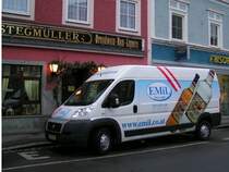 FIAT Kastentransportwagen einer alteingessenen (seit 1868) Spirituosenerzeugungsfirma in Ried vor dem Stammhaus; 081213