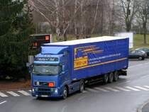 VOLVO einer Ukrainischen Spedition auf den Stra�en von Ried i.I.; 081212