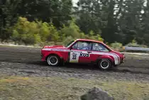 Peter Schumann & Fred Tiebe auf Ford Escort RS 2000 bei der  Youngtimer  39. ADAC Rallye Köln Ahrweiler 12.11.2016, vor der Mittagspause auf der Schotterpiste am Nürburgring