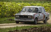 Stark bremsender Lada Nova (2105), gesehen auf dem Rallye Sprint Großnaraad am 07.08.2016.