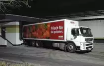 =Volvo von REWE steht zur Warenanlieferung am  dez  in Kassel, 11-2016