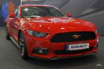 Ford Mustang in Rot auf der Essen Motor Show 2016.