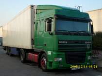 Polnischer DAF-LKW am Morgen des 14.12.2008 vor einem Supermarkt in Bergen/R�gen.