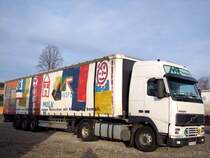 VOLVO_FH12-460 mit einer kunstvoll gestalteten Plane des Aufliegers; 081214