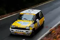 Ralf Driescher & Karl Eduard Reinders Renault 5 Alpine mit der Startnummer 83 bei der  Youngtimer  39. ADAC Rallye Köln Ahrweiler 12.11.2016, Morgens -2° auf teils noch glaten Asphalt