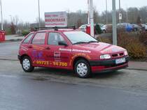 Seat als Werbetr�ger eines Autohauses am Rasthof Werneck, 16.12.2008