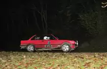 BMW 318is, Simon Baales & Andreas Seidel mit der Startnummer 58 bei der  Youngtimer  39. ADAC Rallye Köln Ahrweiler 12.11.2016 Nachts in der Eifel, (Blitzlicht ist erlaubt) 