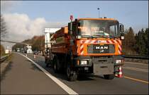MAN 19.364 der AM L�denscheid mit Absperrtafel bei L�denscheid-S�d. (17.11.2008) 