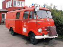 Mercedes Feuerwehr-Oldie auf dem Flugplatz Leutkirch - 11.08.2000