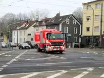 Berufsfeuerwehr Frankfurt Mercedes Benz Axor RW Schiene am 31.12.16 in Frankfurt am Main