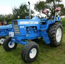 Ford 8600, US-amerikanischer Ackerschlepper mit 6-Zyl.Diesel und 125PS, Baujahr 1980, Bulldogtreffen Rheinhausen, Aug.2016