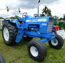 Ford 8600, US-amerikanischer Ackerschlepper mit 6-Zyl.Diesel und 125PS, Baujahr 1980, Bulldogtreffen Rheinhausen, Aug.2016