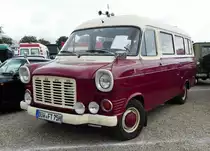 Ford Transit, fotografiert bei dem Veterama 2016 in Mannheim, Juli 2016