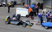 ADAC Formel 4 in Spa Francorchamps. Nr.:26 Harrison Newey, Van Amersfoort Racing, am 20.Juni 2015 
Fahrzeug-Hersteller	Tatuus
Motor	Abarth 414 TF, 1,4 Ltr.Turbo
Leistung	160 PS bei 3.500 U/Min
Top-Speed	ca. 210 km/h
Mindestgewicht	570 kg