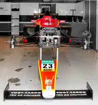 ADAC Formel 4 in Spa Francorchamps am 20.Juni 2015. Nr.23  vom Team Race Performance Fahrzeug-Hersteller Tatuus Motor Abarth 414 TF, 1,4 Ltr.Turbo Leistung 160 PS bei 3.500 U/Min Top-Speed ca. 210 km/h Mindestgewicht 570 kg
Aufnahme beim Pitwalke am Ende der Rennveranstaltung