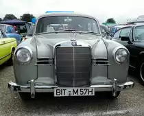 =Mercedes Benz Ponton, fotografiert bei dem Veterama 2016 in Mannheim, Juli 2016