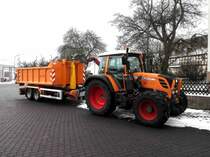 =FENDT 313 Vario mit Tandem-Hakenliftanhänger von Müller-Mitteltal, gesehen in 36100 Petersberg-Marbach im Januar 2017
