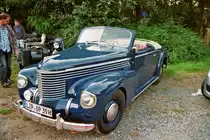 Opel Kapitän fotografiert am Bahnhof der ersten Museumseisenbahn Deutschlands in Bruchhausen-Vilsen im Juni 2015.