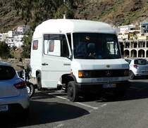 =MB Vario als Wohnmobil aus dem LK Bad Hersfeld-Rotenburg, gesehen an der Playa de Mogan im Januar 2017