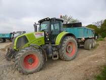 Claas Axion 820 eingesetzt beim Bau der B50n, 15.05.2016