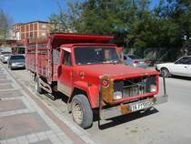 Nicht mehr im besten Zustand ist dieser ASKAM AS400 in Inegöl, 3.4.2016 
Basis waren Dodge-Fahrzeuge. 2015 ging der Hersteller pleite.