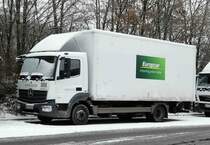 =Mercedes Benz Atego steht auf dem Rasthof Fulda-Nord, 01-2017