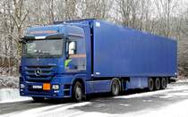 =Mercedes Benz Actros in russischen Diensten steht auf dem Rasthof Fulda-Nord, 01-2017