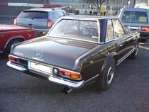 Heckansicht eines Mercedes Benz W113 280 SL. Oldtimertreffen Krefeld am 22.01.2017.