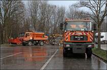 Vorne MAN 19.364 und im Hintergrund MAN LE10.220 der AM L�denscheid. (17.11.2008)
