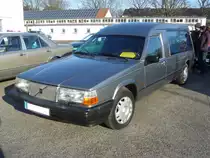 Bestattungswagen auf Basis eines Volvo 940. 1990 - 1998. Von welchem Karosseriebauer der Aufbau ist, ist mir leider nicht bekannt. Oldtimer- Youngtimertreffen in Krefeld am 22.01.2017.