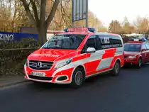 Neuer BF Frankfurt am Main Mercedes Benz V-Klasse ELW B-Dienst am 26.01.17 bei einen Großbrand in Maintal Bischofsheim 
