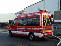 FF Maintal Mercedes Benz Sprinter ELW (Florian Maintal 1/11/1) am 26.01.17 bei einen Großbrand in Maintal Bischofsheim 