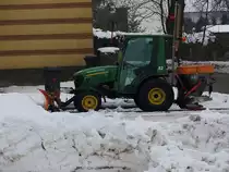 JD-2027R mit Winterdienst-Ausrüstung; 170128