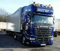 =Scania R 580 der Spedition  KIND  rastet auf dem Autohof Fulda Nord im Januar 2017