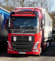 =Volvo FH von  PIOMAR  rastet auf dem Autohof Fulda Nord im Januar 2017