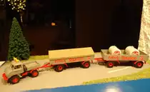 BREKINA UNIMOG-GESPANN
Unimog-Gespann mit 2 Anhängern-Sonderedition/Jubiläumsmodell
 100 Jahre Sinalco ,hier am 29.1.2017...