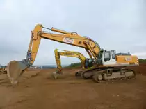 Liebherr R 964C SHD Litronic eingesetzt beim Bau der B50n, 24.04.2016