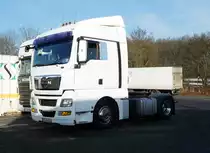 =MAN-Zugmaschine steht auf dem Autohof Fulda Nord im Januar 2017